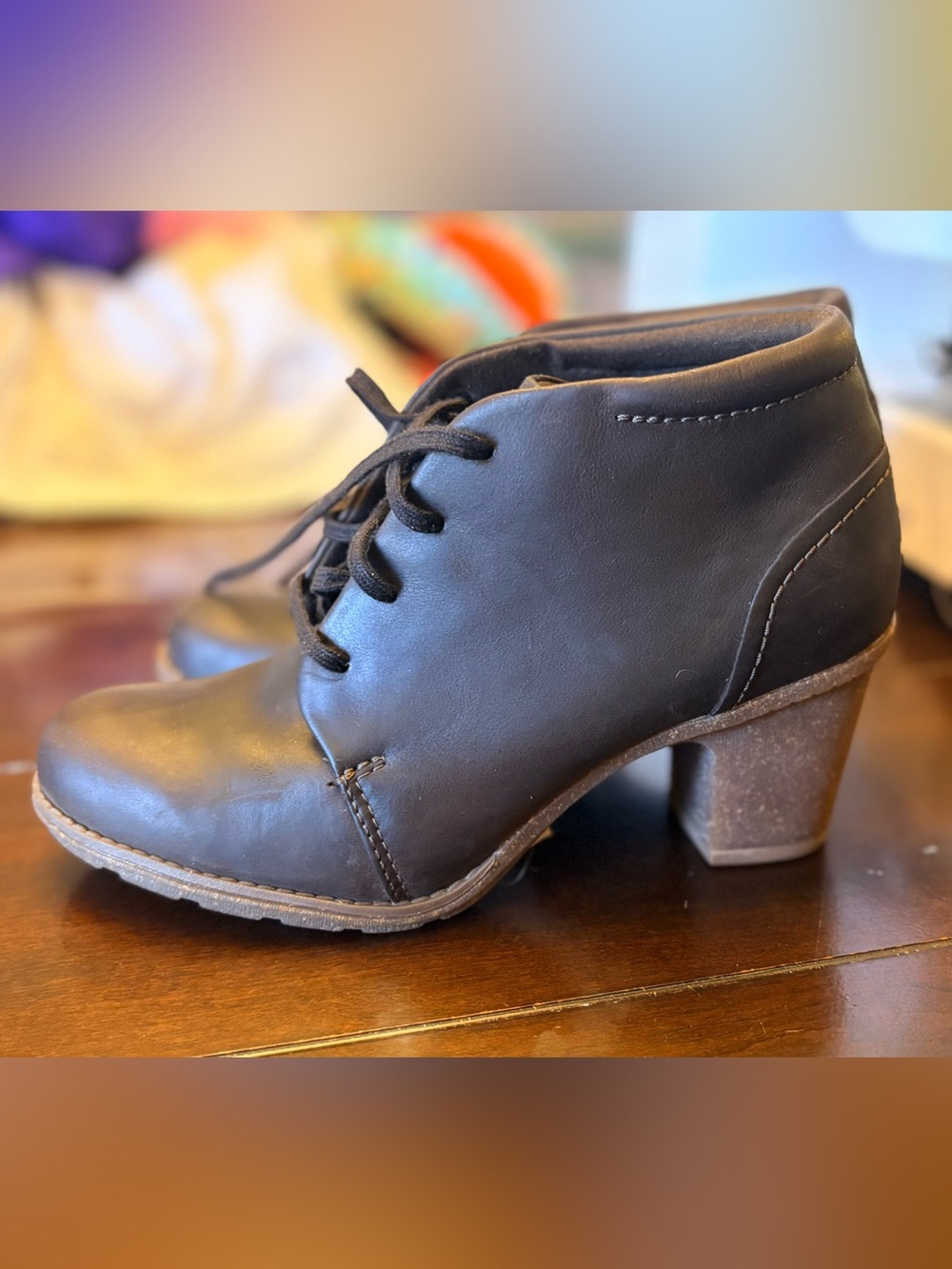 Clarks Collection Sashlin Sue Brown Leather Lace-Up Ankle Booties